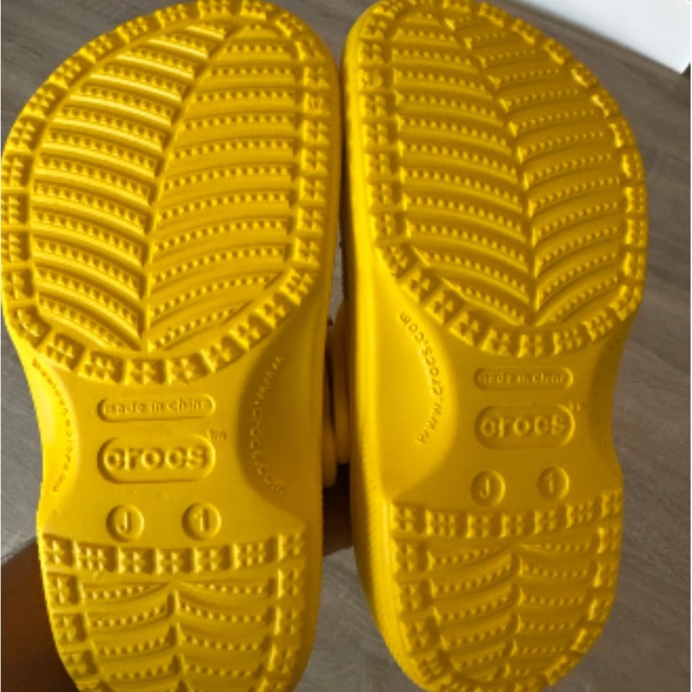 Crocs Kids Yellow Shoes J1